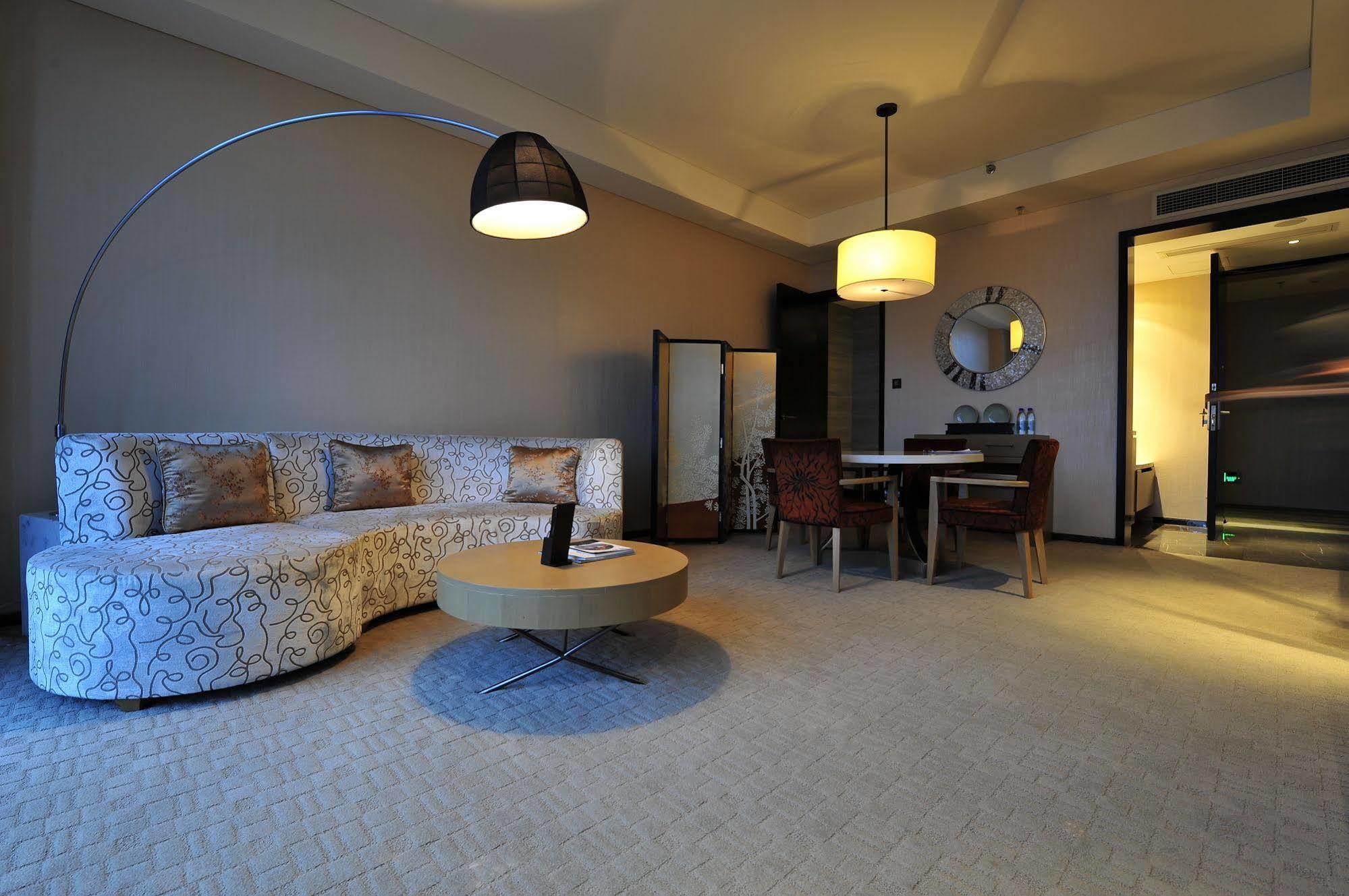 Renaissance Guiyang Hotel Dış mekan fotoğraf
